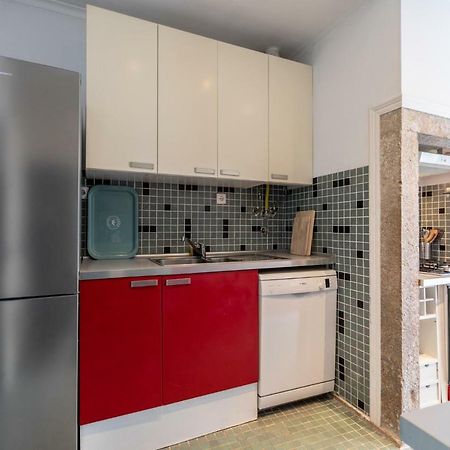 Fantastic Family Apartment In Estrela Lissabon Exterior foto